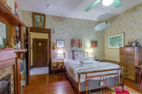 Petite Vintage Charmer Trendy East Nashville